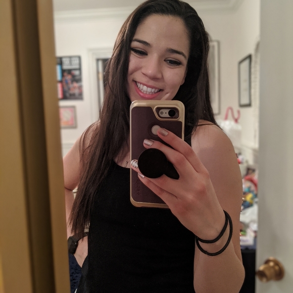 Meet your Posher, Stephanie - Picture 2 of 2